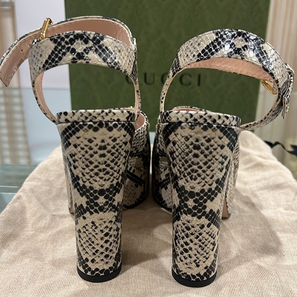 🔥🔥🔥Authentic Gucci Python Calf Print Sandals - Picture 8 of 11